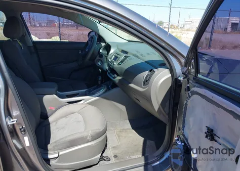 2016 Kia Sportage Lx z USA, uszkodzony, nr VIN KNDPB3AC9G7810280